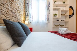 1 camera, ferro/asse da stiro, Wi-Fi gratuito, lenzuola