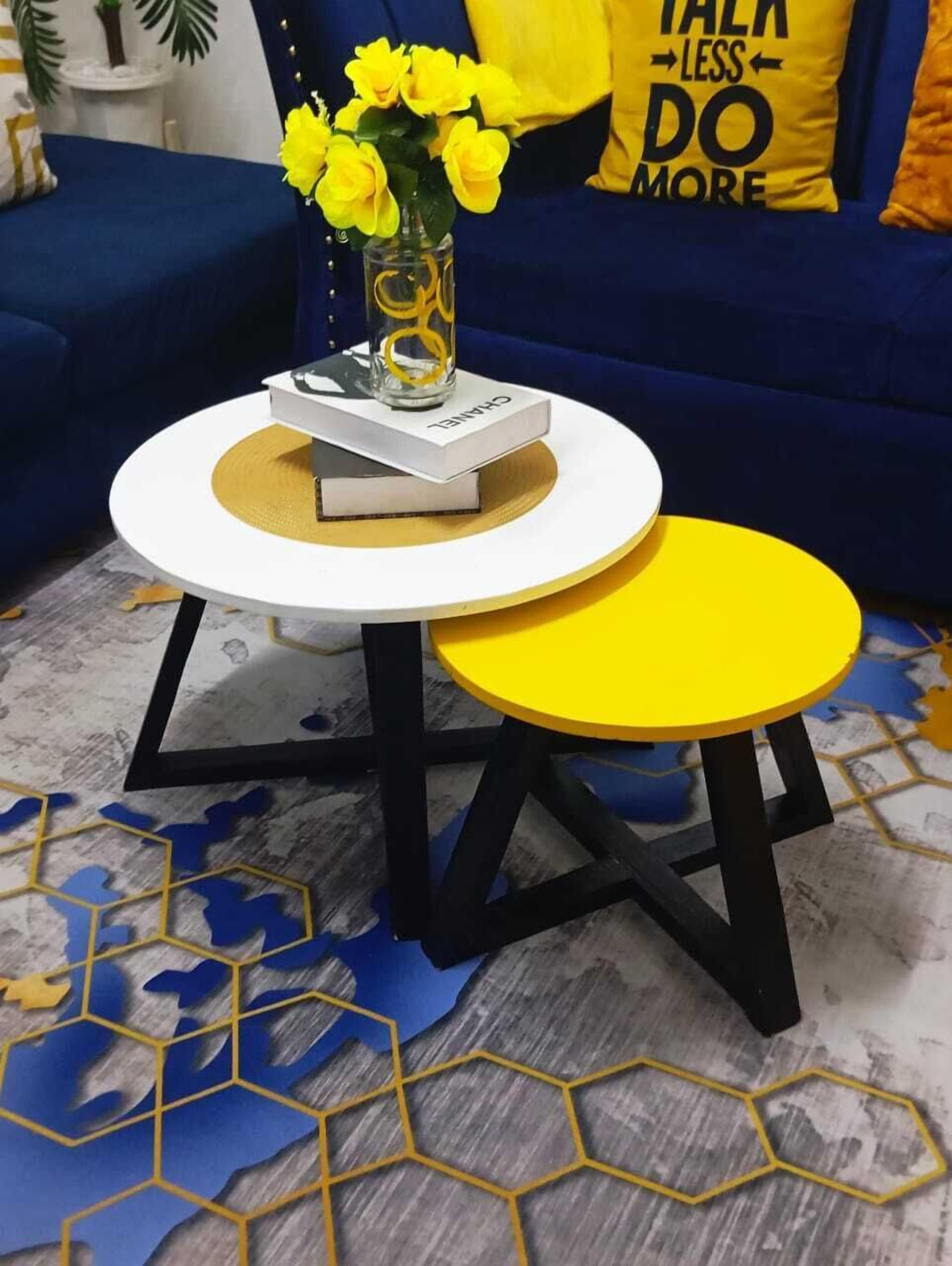 Apartamento família, sacada, vista para a cidade | Área de estar | Smart TV 24 polegadas com canais digitais