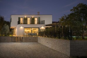 Exterior - Luxury Holiday Villa Mapejana by VacayVillas (Poreč)