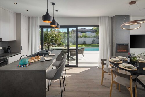 Luxury Holiday Villa Mapejana by VacayVillas