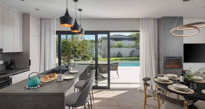 Luxury Holiday Villa Mapejana by VacayVillas