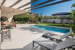 A heated pool - Luxury Holiday Villa Mapejana by VacayVillas (Poreč)