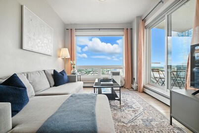 Zorro - Stylish 2BD | 2 BA | Ice District Suite!