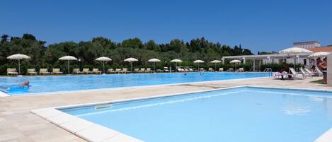 Seasonal outdoor pool