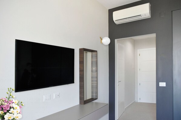 Family Room | Living area | LCD TV - Moon Resort & Spa (Isernia)
