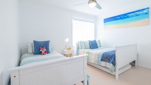 3 bedrooms, iron/ironing board, free WiFi - 8 Ocean Avenue - Ocean Escape, Wi-Fi, views and Aircon (Anna Bay)