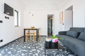Apartemen Kota, pemandangan kota | Area keluarga | Televisi 35-inci dengan saluran TV digital