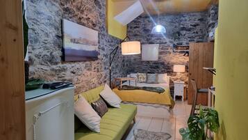 Room, 1 Bedroom, Smoking, Balcony | Living room