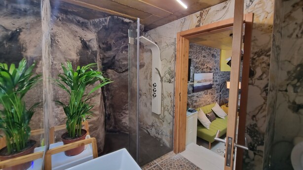 Unclassified image, 1 of 18, button - Room-discover Magical Calheta (Calheta)