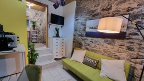 Unclassified image, 4 of 18, button - Room-discover Magical Calheta (Calheta)