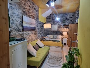 Room, 1 Bedroom, Smoking, Balcony | Living room