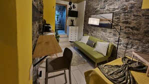 Unclassified image, 2 of 18, button - Room-discover Magical Calheta (Calheta)