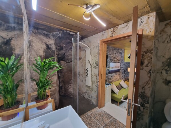 Room, 1 Bedroom, Smoking, Balcony | Interior