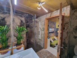 客房, 1 间卧室, 吸烟房, 阳台 | 住宿内部