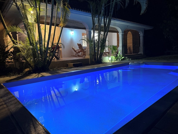 Outdoor pool - Maison Lacoste is a colonial-style villa 450 m from Pereybere beach. (PEREYBERE)