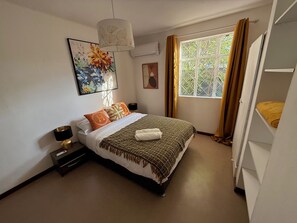 3 Schlafzimmer, Zimmersafe, Bügeleisen/Bügelbrett, Reisekinderbett