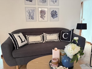 TV - Maison Lacoste is a colonial-style villa 450 m from Pereybere beach. (PEREYBERE)