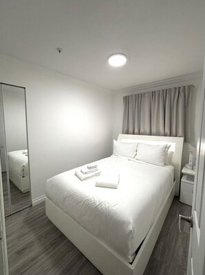 2 bedrooms, iron/ironing board, free WiFi, bed sheets