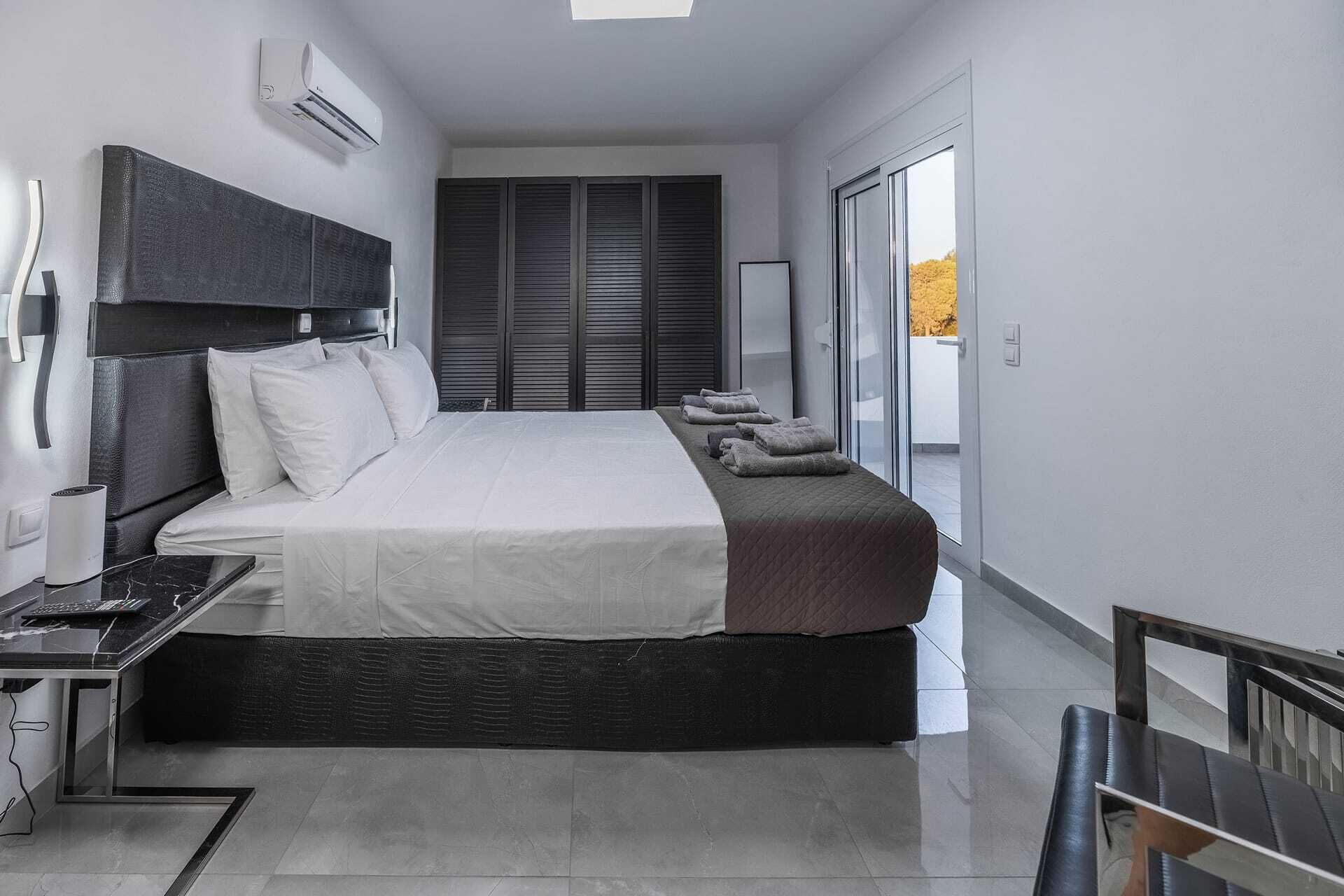 4 chambres, fer et planche à repasser, Wi-Fi, draps fournis