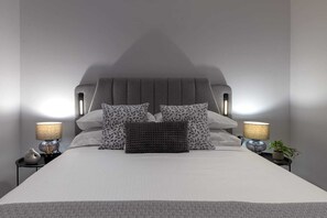 3 bedrooms, iron/ironing board, free WiFi, bed sheets - Welcome to Villa Galini, a contemporary Villa comprising 3 spacious bedrooms. (Massari)