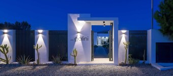 Welcome to Villa Galini, a contemporary Villa comprising 3 spacious bedrooms.