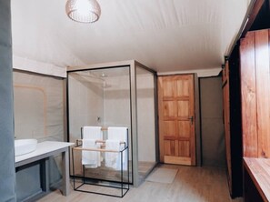 Bathroom - Chamabondo Tented Camp (Victoria Falls)