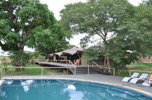 Exterior - Chamabondo Tented Camp (Victoria Falls)