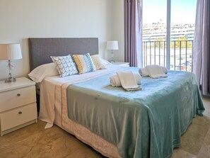 3 soverom, strykejern/-brett, reiseseng for barn og wi-fi (inkludert)