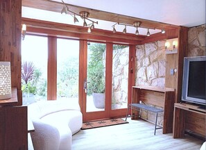 Living area - Grand Haven House for Biz&Remote! City close! Majestic water view! Eco-friendly! (Castlecrag)