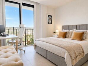 3 bedrooms, in-room safe, iron/ironing board, travel cot