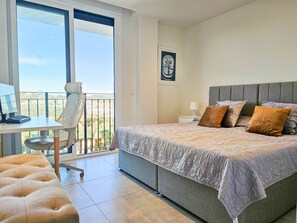 3 bedrooms, in-room safe, iron/ironing board, travel cot - Three bedroom apartment in La Cala de Mijas (La Cala de Mijas)