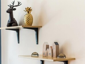 Interior detail - Your London Base | 1-Min Tube | Netflix & WiFi | Sleeps 2 (London)