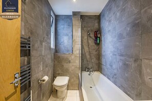 Hair dryer - Your London Base | 1-Min Tube | Netflix & WiFi | Sleeps 2 (London)