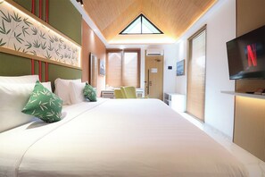Desk, laptop workspace, free WiFi - Moritz Hill Borobudur Resorts & Spa (Borobudur)