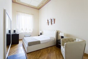2 bedrooms, iron/ironing board, WiFi, bed sheets - Four canti luxury apartment  (Palermo)