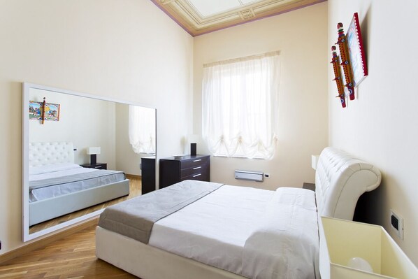 2 habitaciones, tabla de planchar con plancha, wifi y ropa de cama