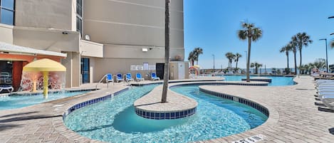 Una piscina techada, una piscina climatizada