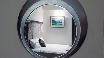 3 slaapkamers, een bureau, een strijkplank/strijkijzer, wifi