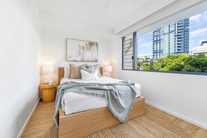 4 bedrooms, desk, iron/ironing board, WiFi