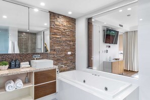 淋浴設備、提供毛巾