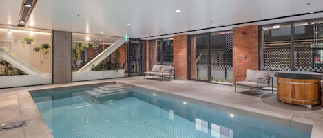 Una piscina techada