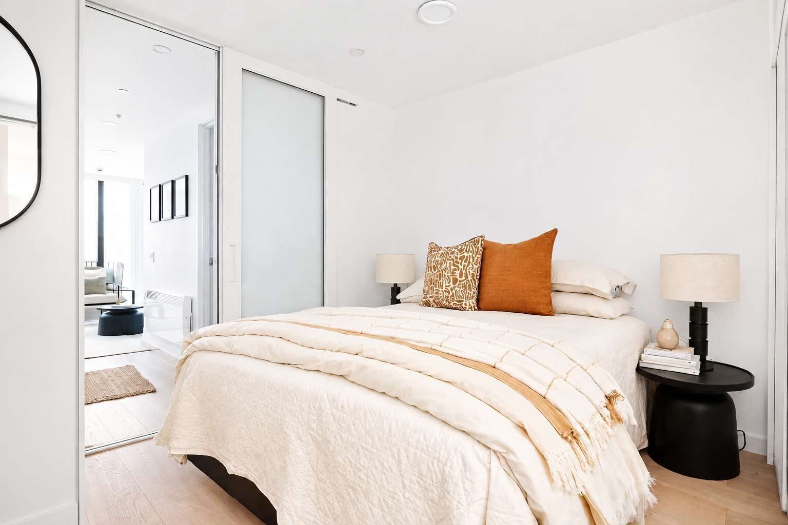 1 dormitorio, tabla de planchar con plancha, wifi y ropa de cama