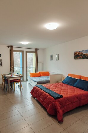 1 bedroom, in-room safe, free WiFi, bed sheets