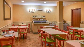 Tägliches inbegriffenes Frühstücksbuffet