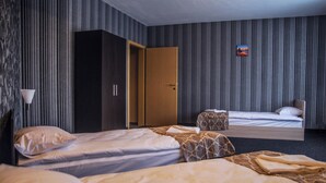 トリプルルーム | WiFi (無料)