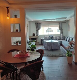 Living area - lux appartement avec piscine (Sidi Bouzid)