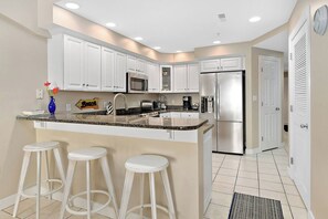 Coffee/tea maker - 3-bedroom condo with ocean views, indoor pool, balcony, and mid-town location! (Ocean City)