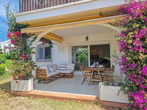 Outdoor dining - Modern 2 bedroom garden apt in Benahavis (Benahavís)