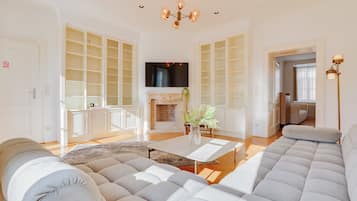Panoramic Room | In-room safe, free WiFi, bed sheets