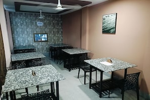 Restaurant - Hotel City Centre (Papumpare)